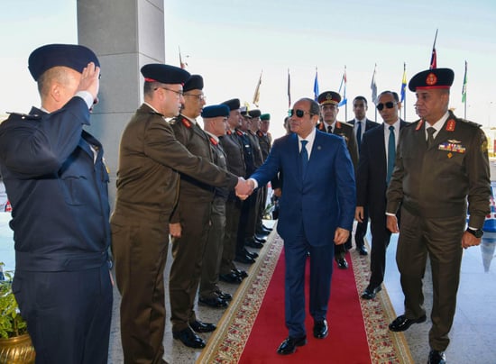 الرئيس السيسى يزور الأكاديمية العسكرية (1)