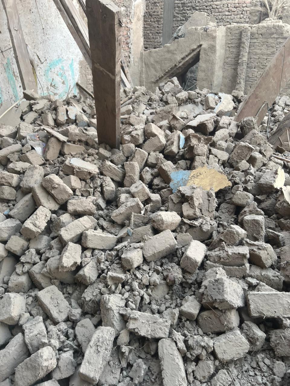 انهيار منزل بقرية الصياد