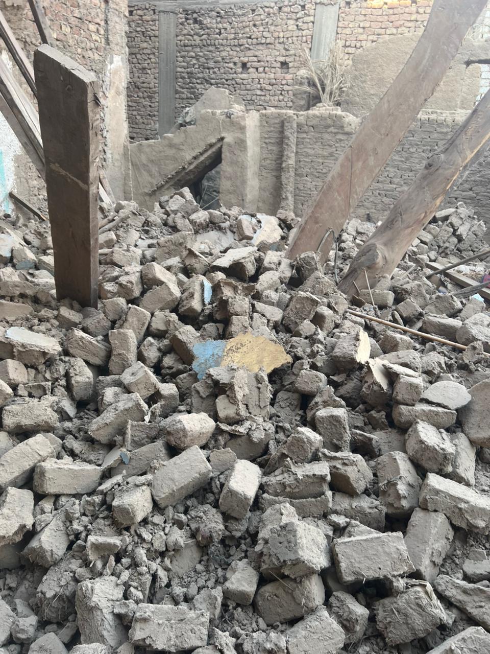 موقع انهيار منزل بقنا