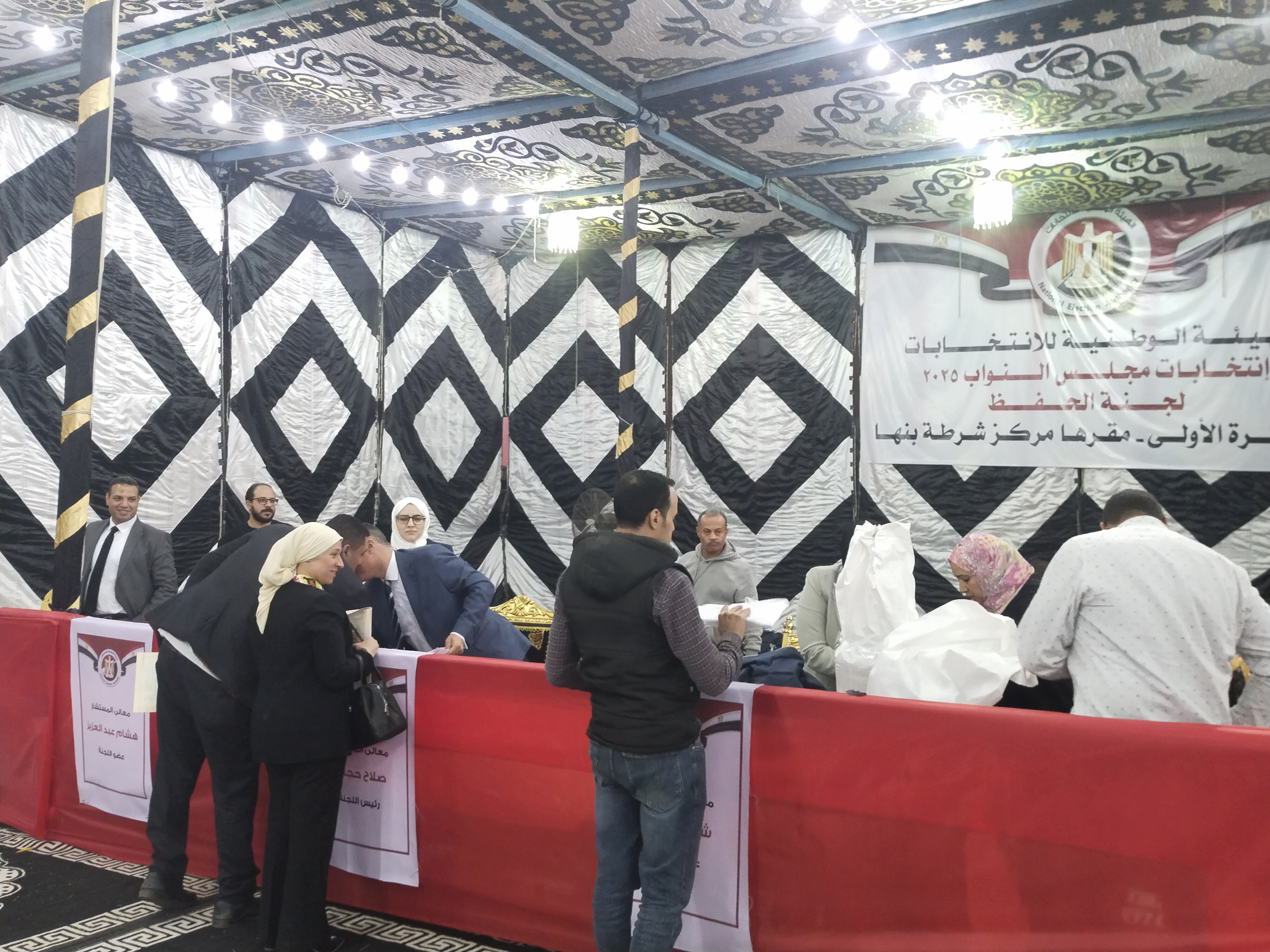 استمرار أعمال الحصر العددي باللجنة العامة ببنها وكفر شكر  (3)