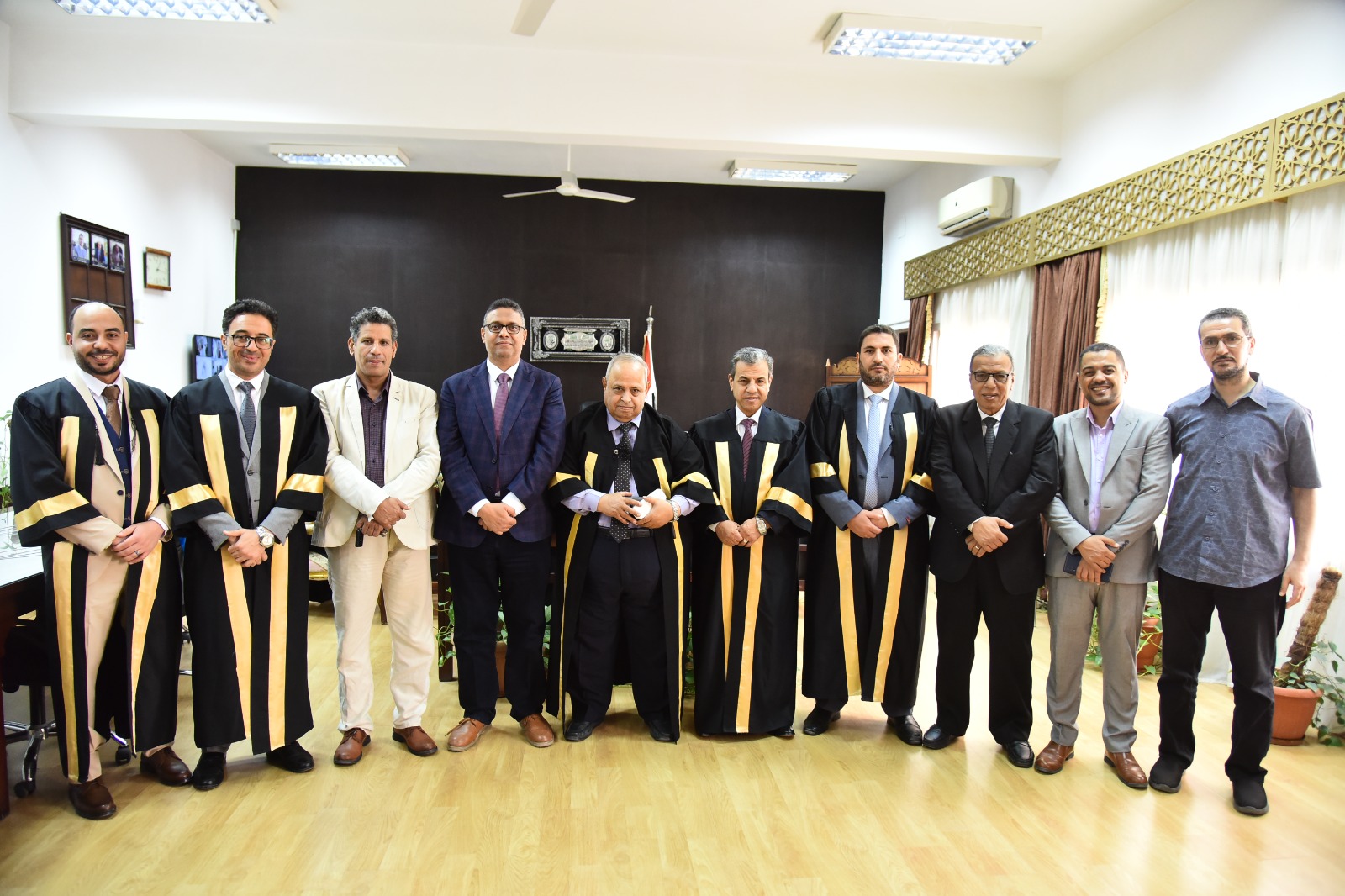 جانب من المناقشة جانب من المناقشة