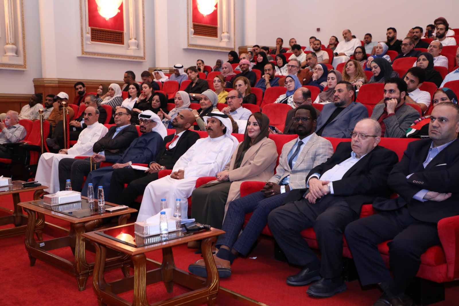 خلال الأمسية الشعرية