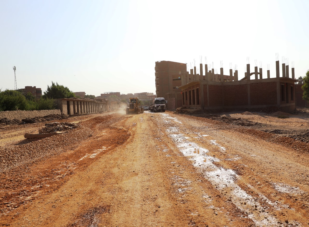 الطريق الرابط بين كوبرى أبو السلاسل والمزلقان الطريق الرابط بين كوبرى أبو السلاسل والمزلقان