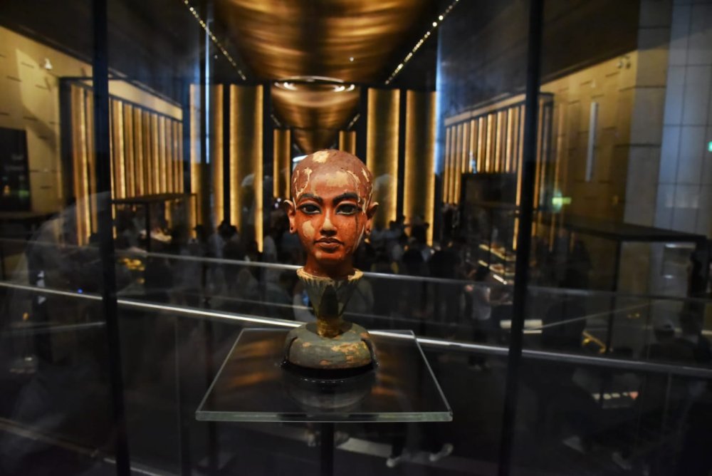 توت عنخ آمون الخارج من زهرة اللوتس