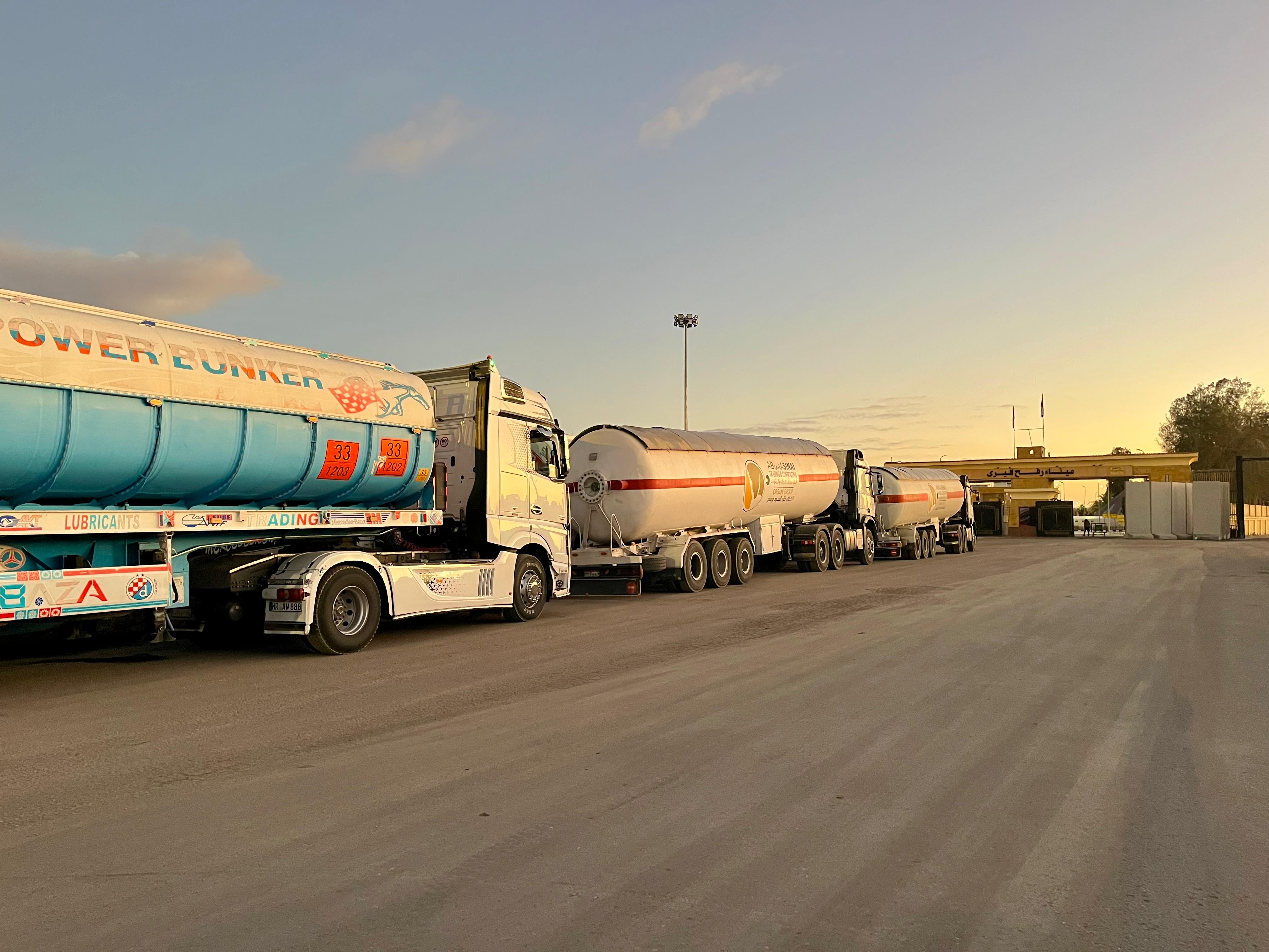 قوافل زاد العزة