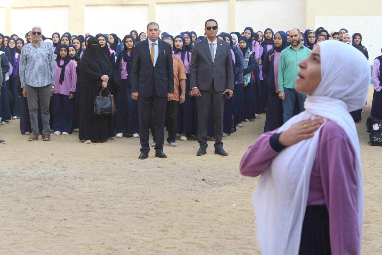 وكيل وزارة التعليم بالجيزة خلال الجولة وكيل وزارة التعليم بالجيزة خلال الجولة