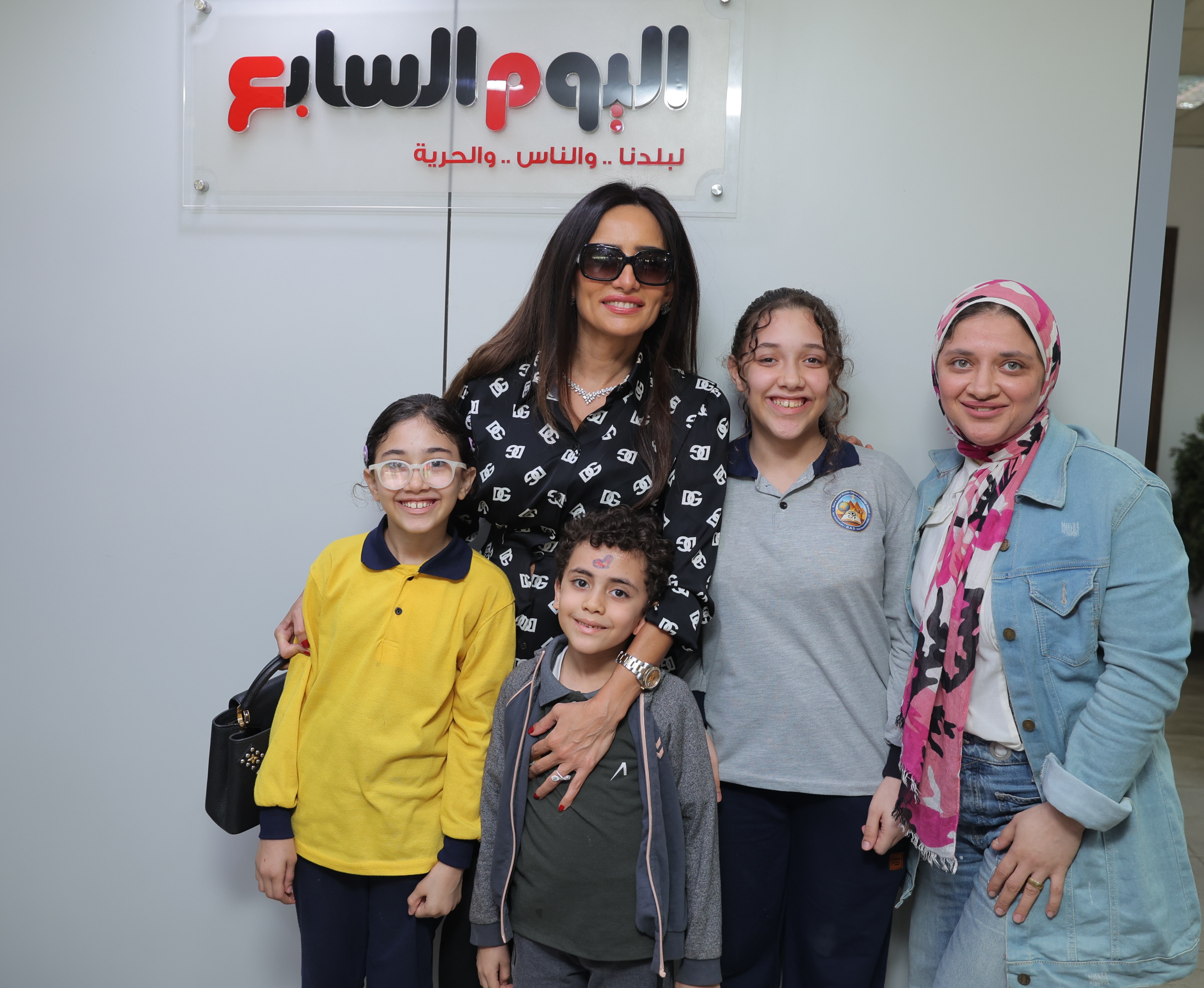 زينة تحتفل بنجاح ورد وشوكولاته فى اليوم السابع