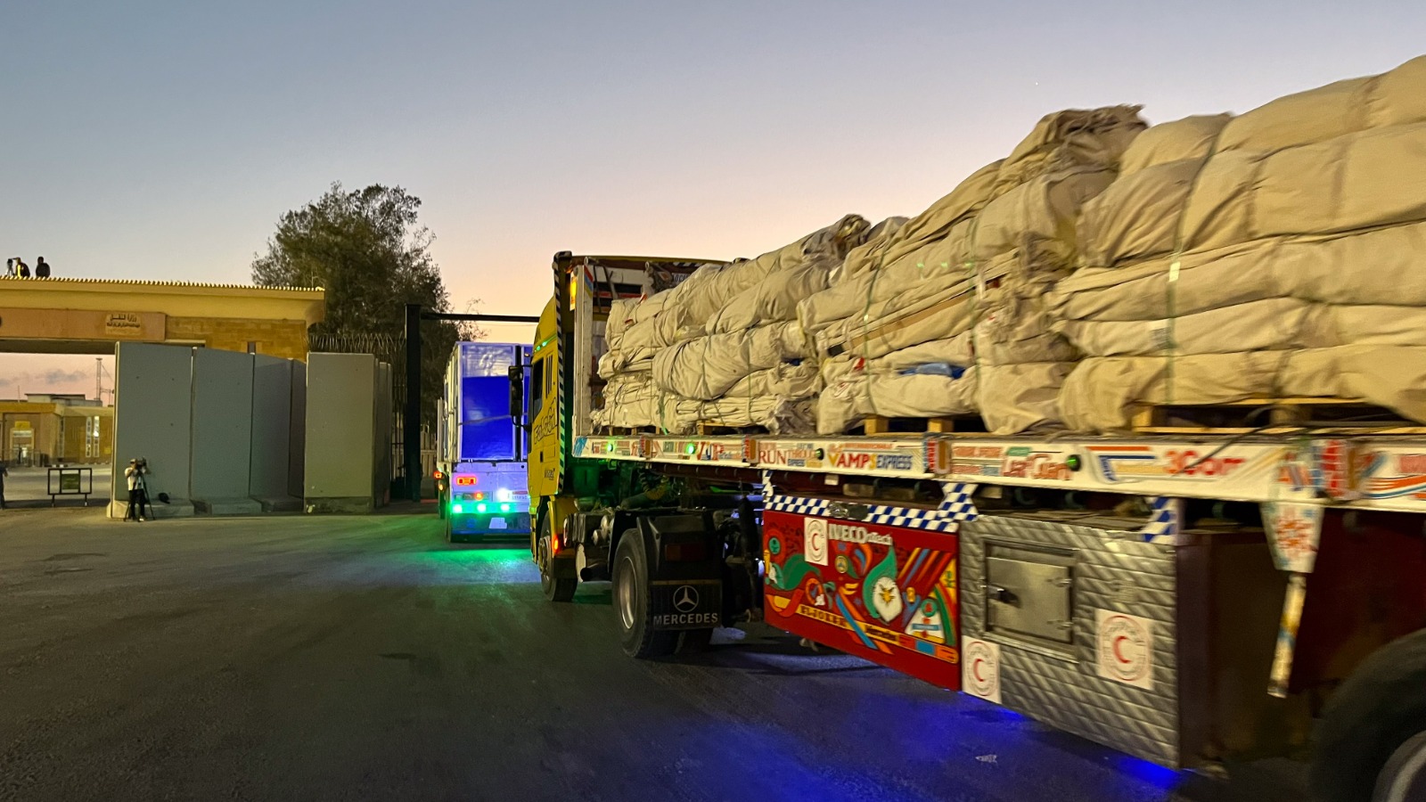 إطلاق قافلة زاد العزة الـ 82 إلى غزة 