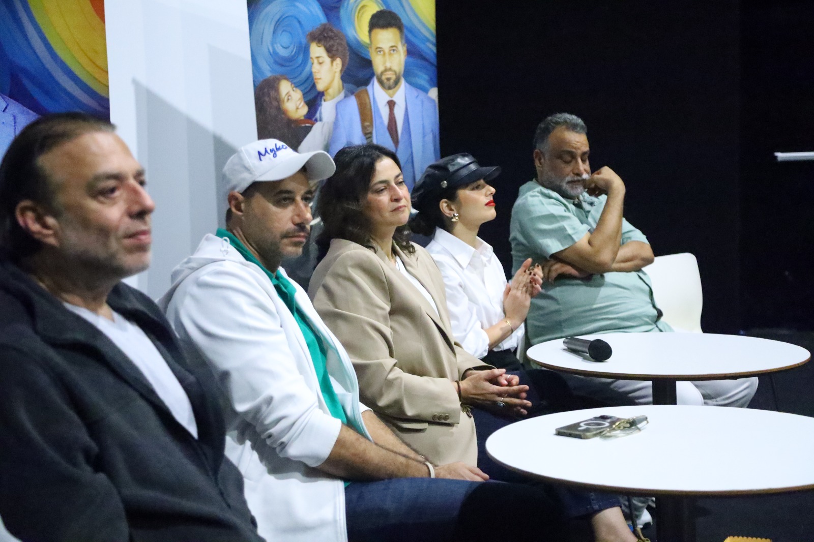 أبطال ولنا في الخيال حب أبطال ولنا في الخيال حب
