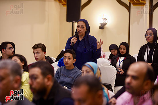 الفنان صبري فواز  ندوه في مهرجان الفيوم الدولي لأفلام البيئة والفنون المعاصرة  (9)