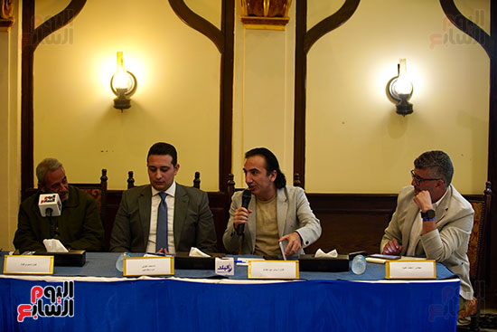 الفنان صبري فواز  ندوه في مهرجان الفيوم الدولي لأفلام البيئة والفنون المعاصرة  (2)