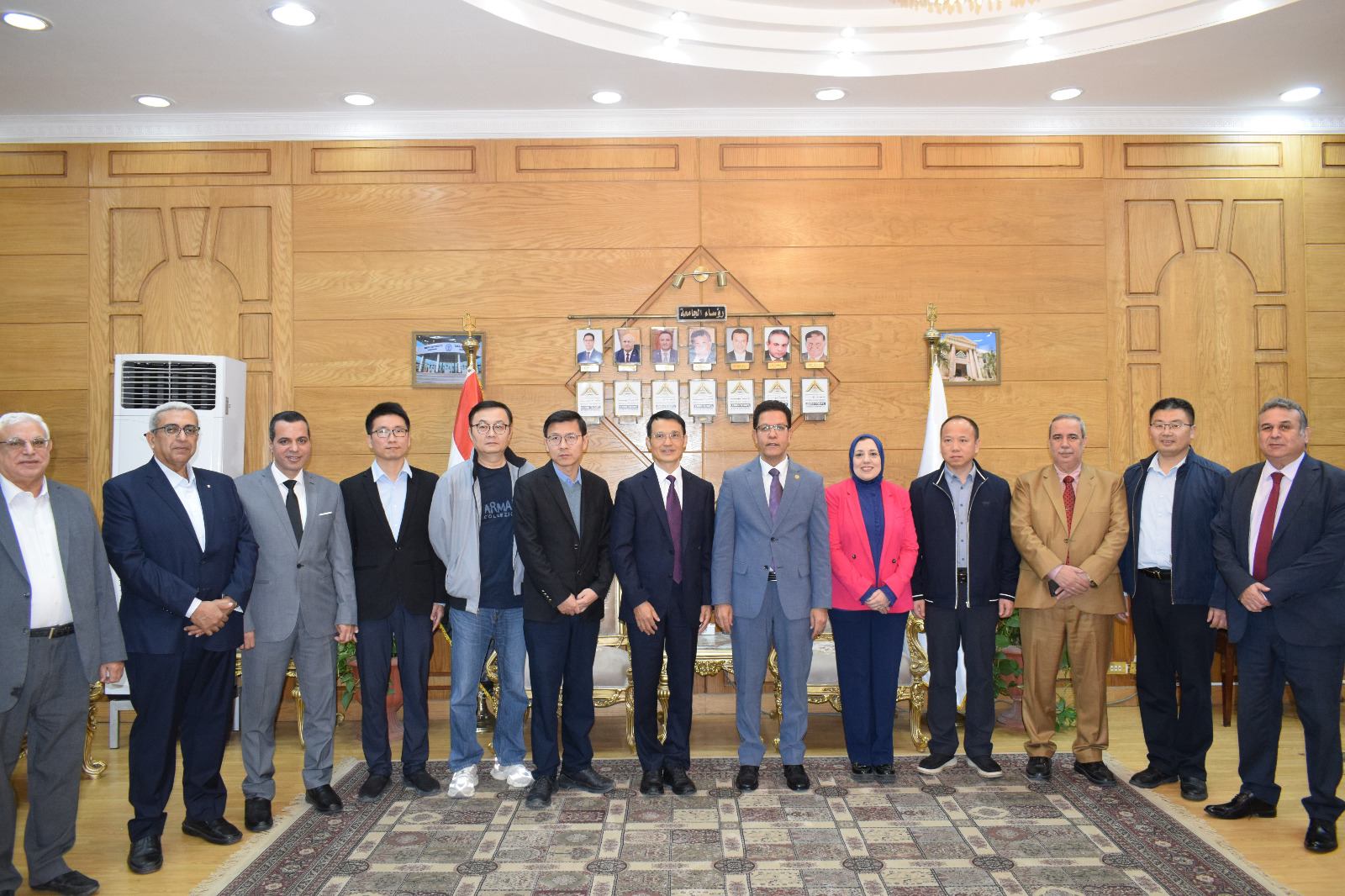 جانب من اللقاء بجامعة بنها جانب من اللقاء بجامعة بنها