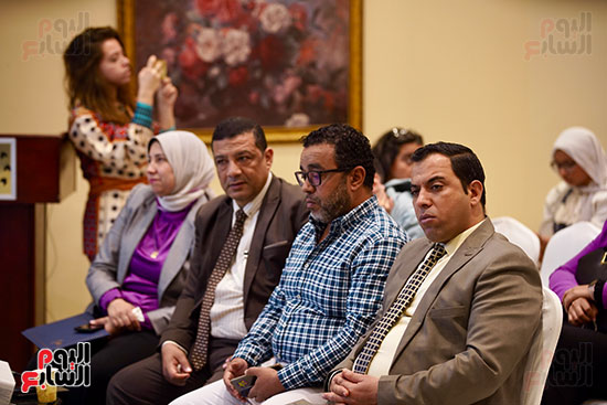 الفنان صبري فواز  ندوه في مهرجان الفيوم الدولي لأفلام البيئة والفنون المعاصرة  (10)