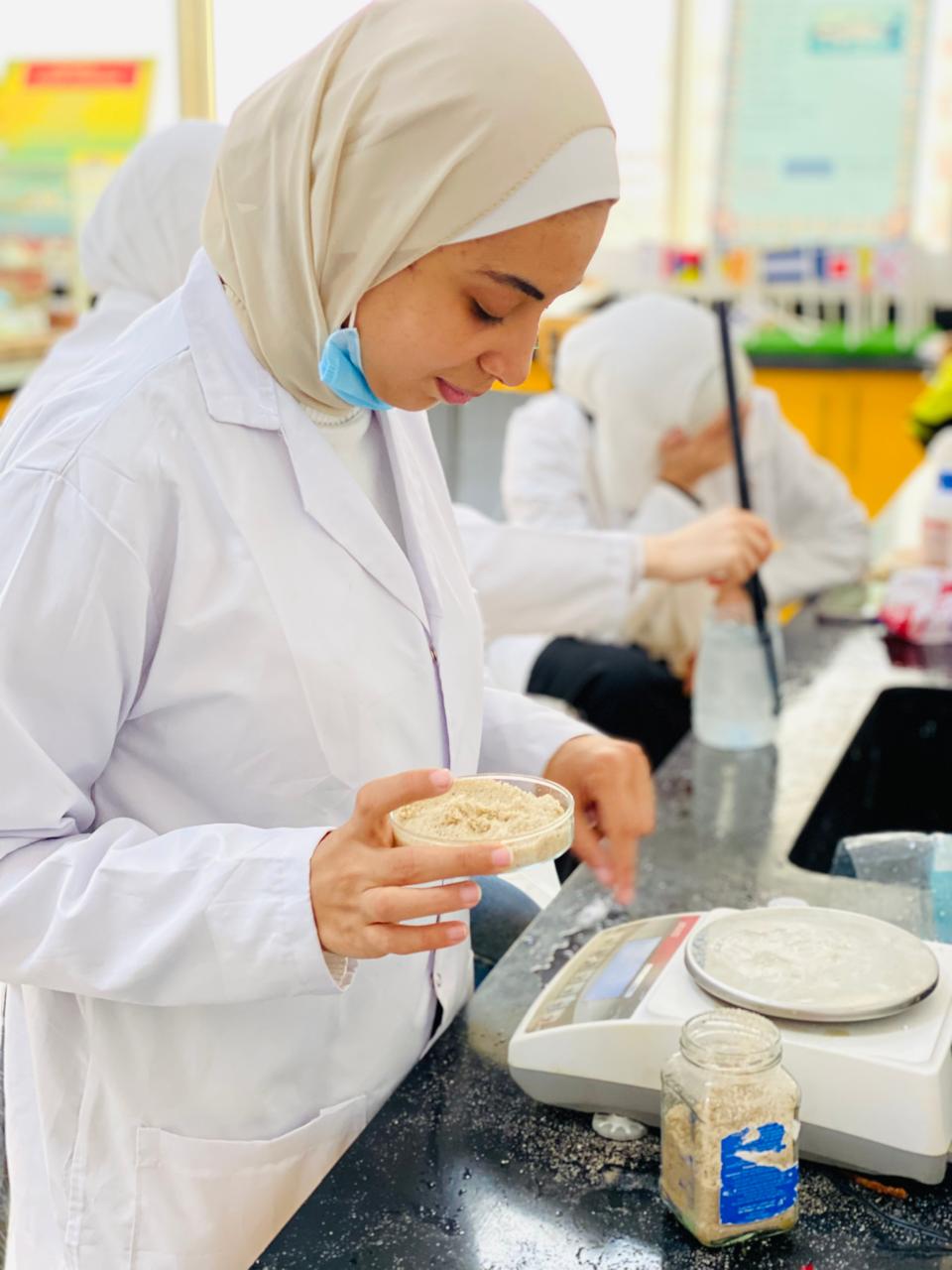 أثناء تحليل عينات للميكروبلاستيك