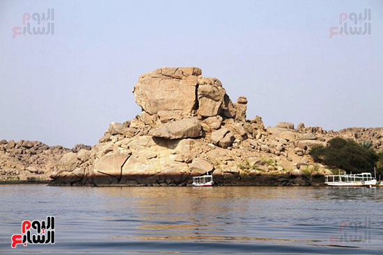 الصخور-وسط-النيل