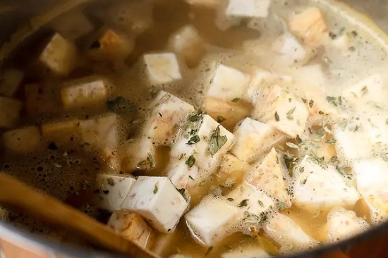 شوربة قلقاس شوربة قلقاس