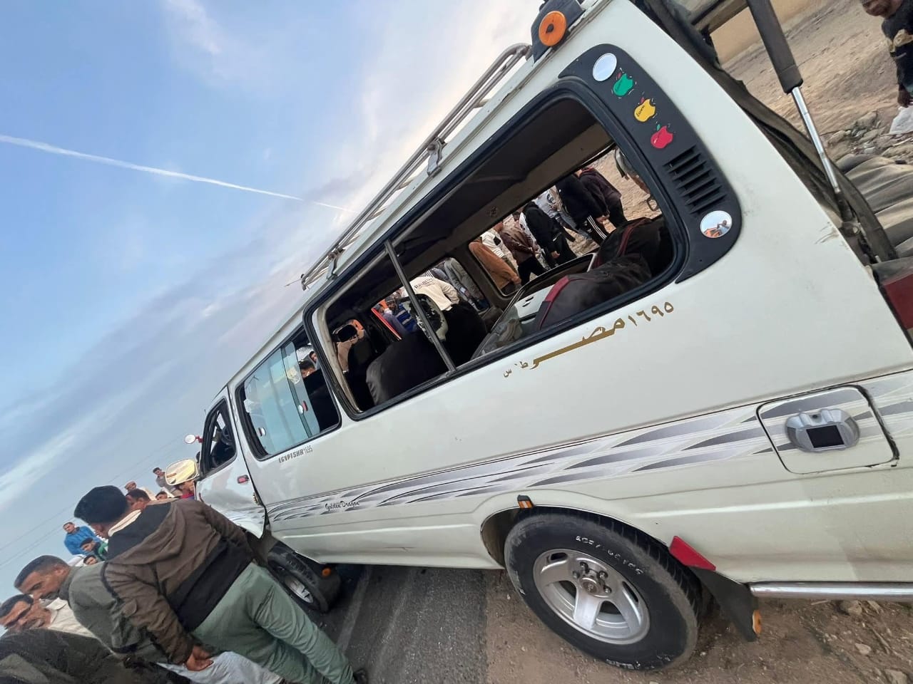 انقلاب ميكروباص على طريق الصالحية الجديدة الإسماعيلية  (2)