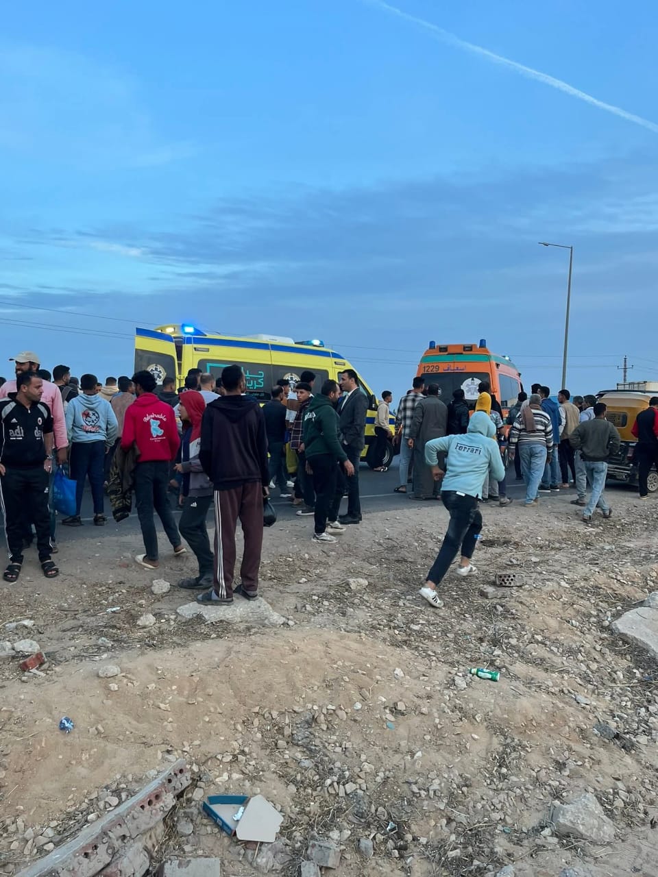 انقلاب ميكروباص على طريق الصالحية الجديدة الإسماعيلية  (1)