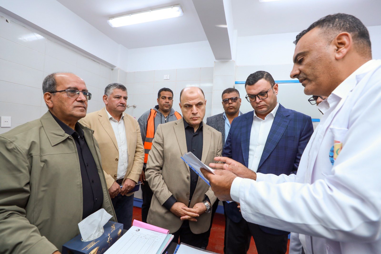 جانب من جولة وزير الإسكان والمحافظ جانب من جولة وزير الإسكان والمحافظ