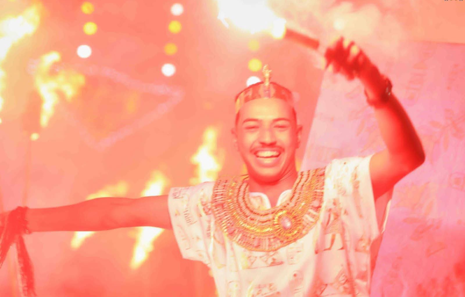 العريس فى حفل زفافه