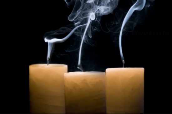 اطفاء الشموع في الحلم