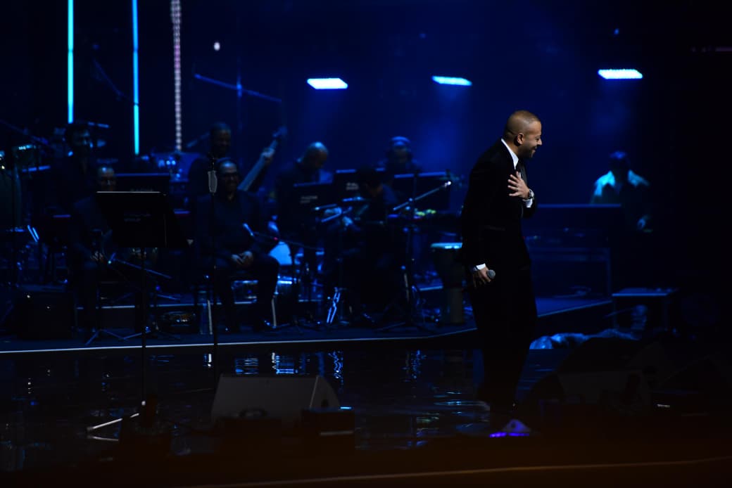 تامر عاشور يتألق بأغانيه على مسرح الكويت أرينا (7)