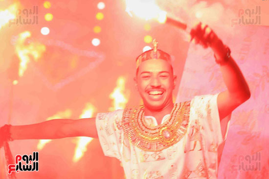 العريس فى حفل زفافه