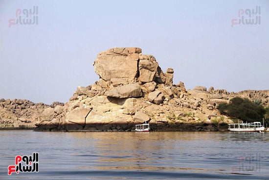 الصخور-وسط-النيل