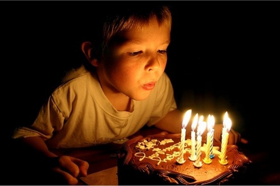 اطفاء الشموع