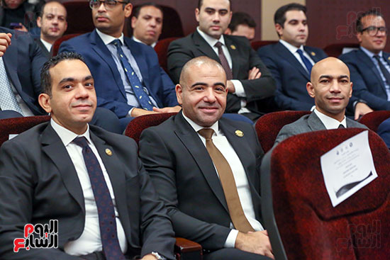 جانب من الحلقة النقاشية