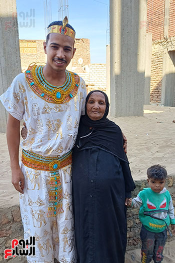 العريس مع أسرته