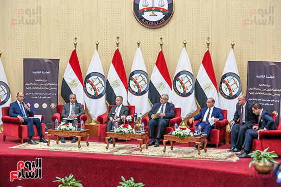 جانب من الحلقة النقاشية للنائب العام