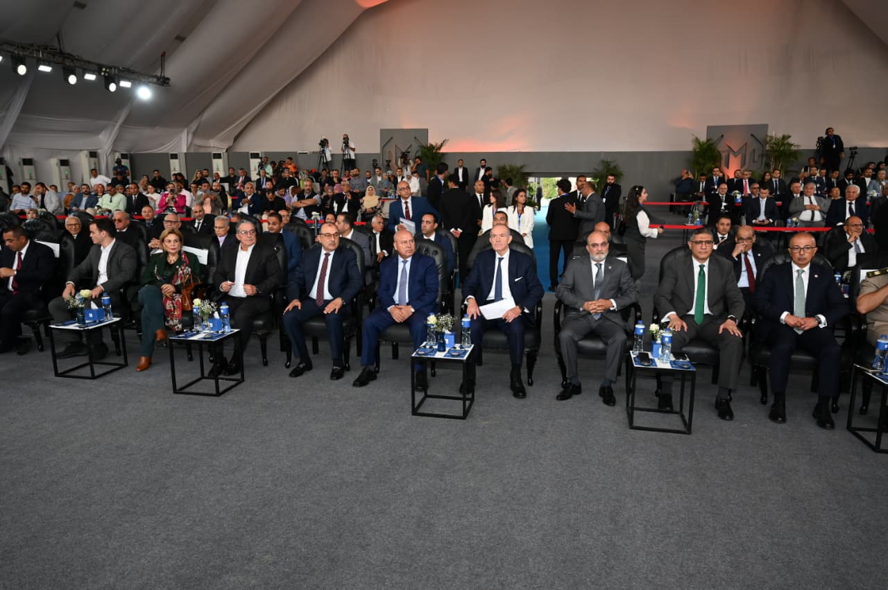 وضع حجر الأساس لمصنع ماك الجديد (9)