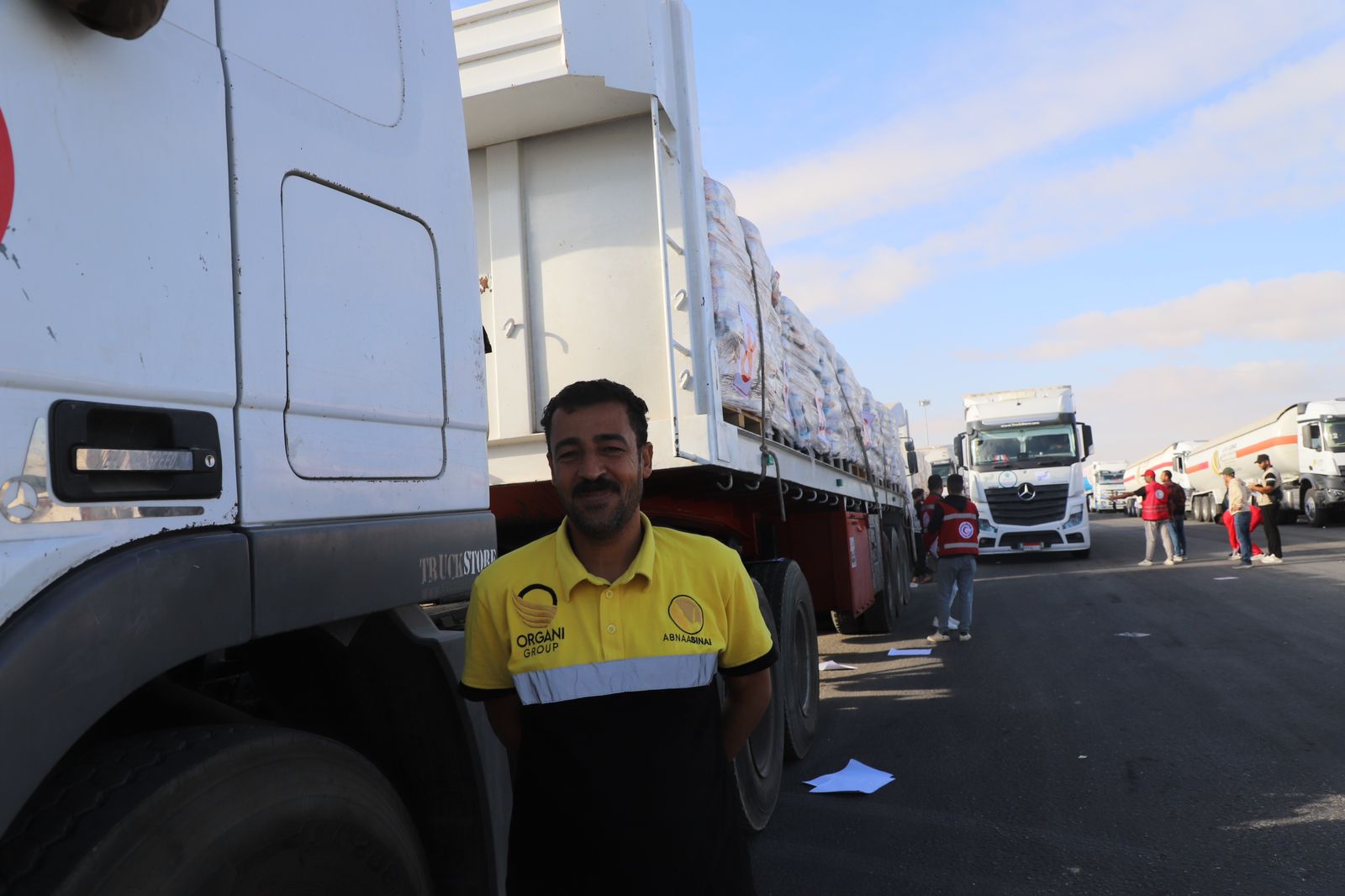 قوافل المساعدات الإنسانية 