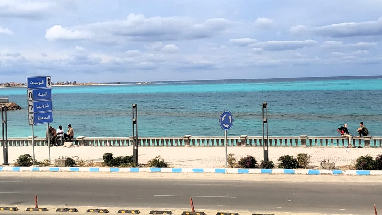الغيوم تزيد البحر والطبيعة جمالا - كورنيش مطروح