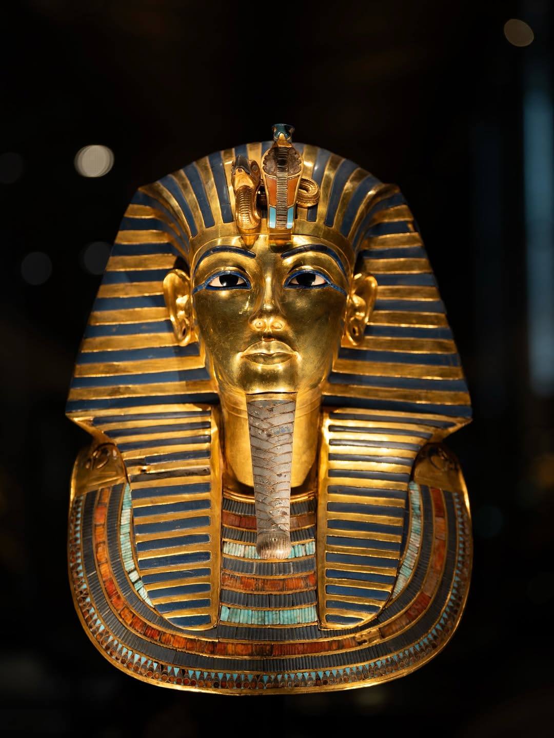 لملكة مارى لجولتها فى الأهرامات والمتحف المصرى الكبير (3)