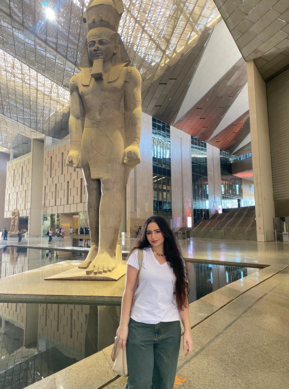 صاحبة تصميم تاج هدى المفتي