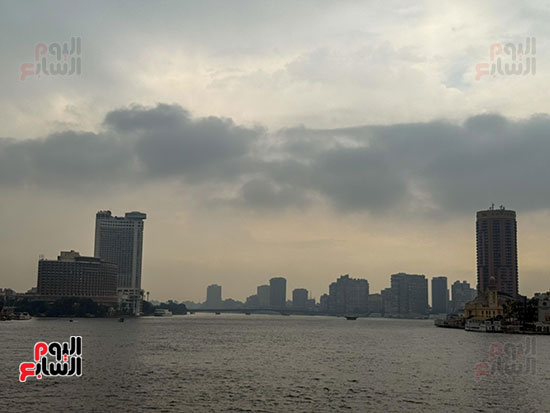 غيوم و امطار خفيفة (30)