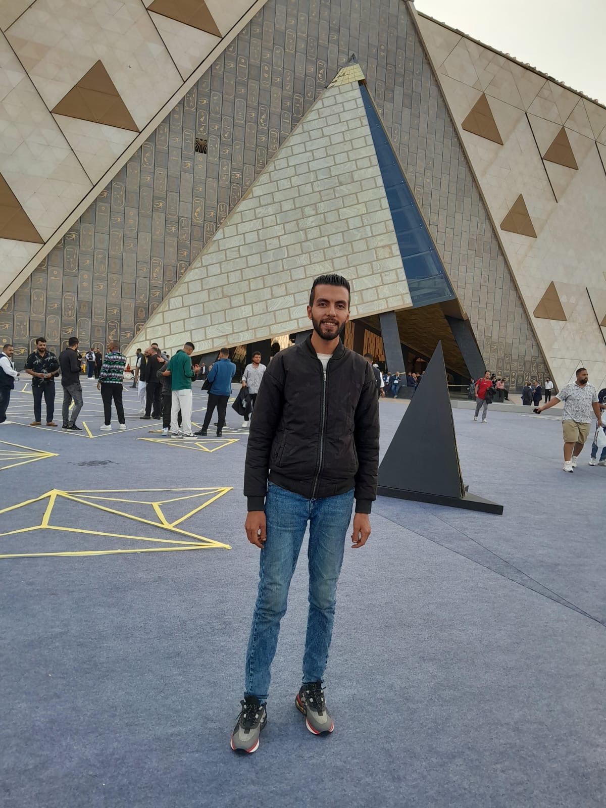 ز أحمد مصطفى فاروق، ابن مدينة البدرشين