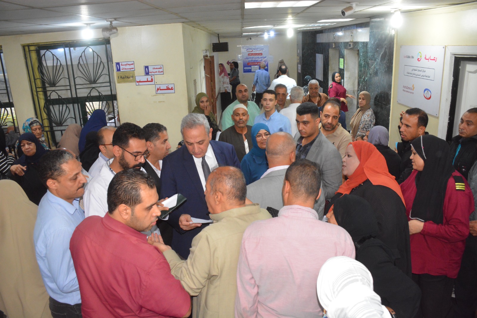 لقاء المحافظ بالمرضي