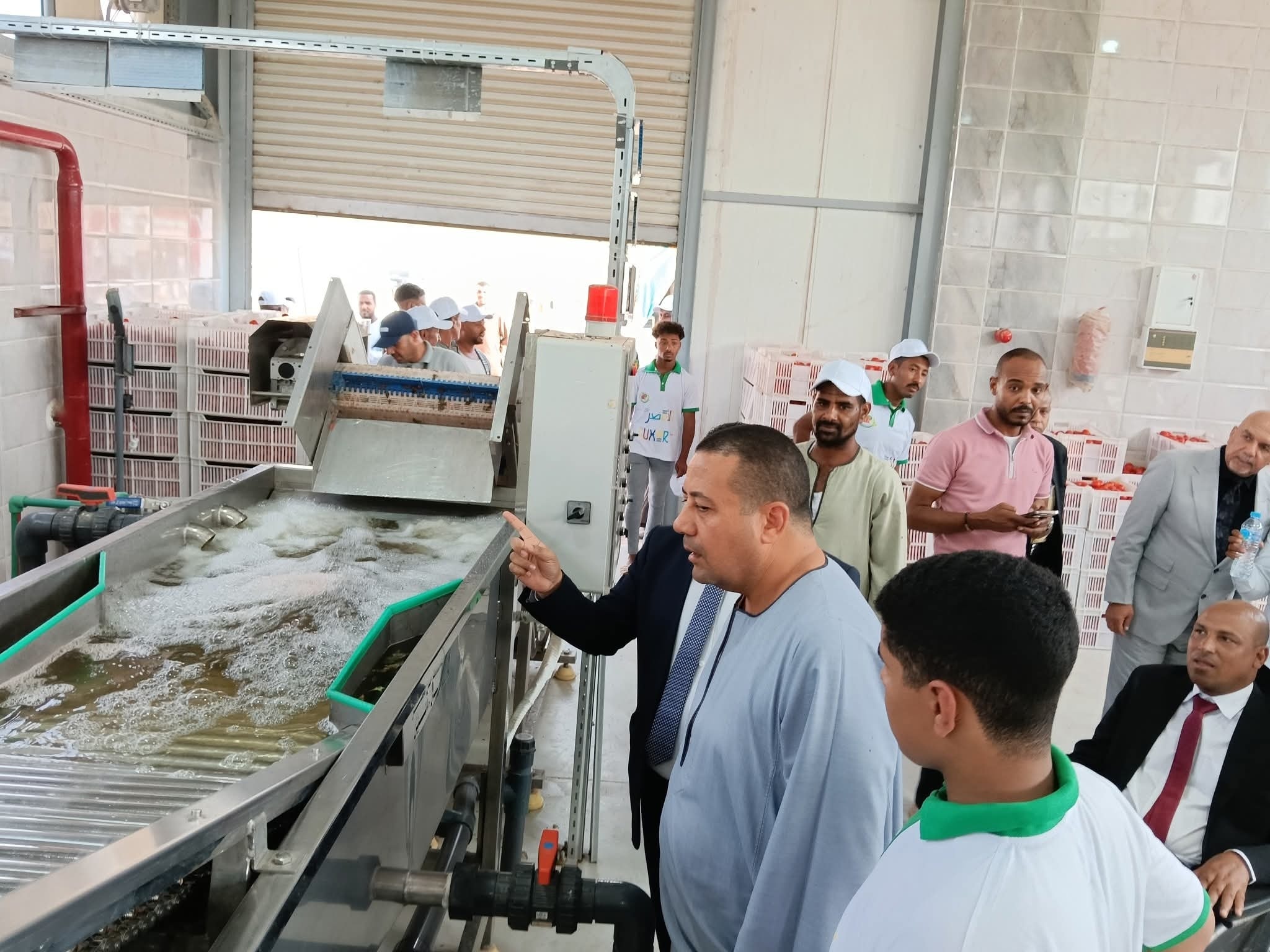 تدشين مجمع الصناعات الغذائية بقرية الكيمان في مركز إسنا