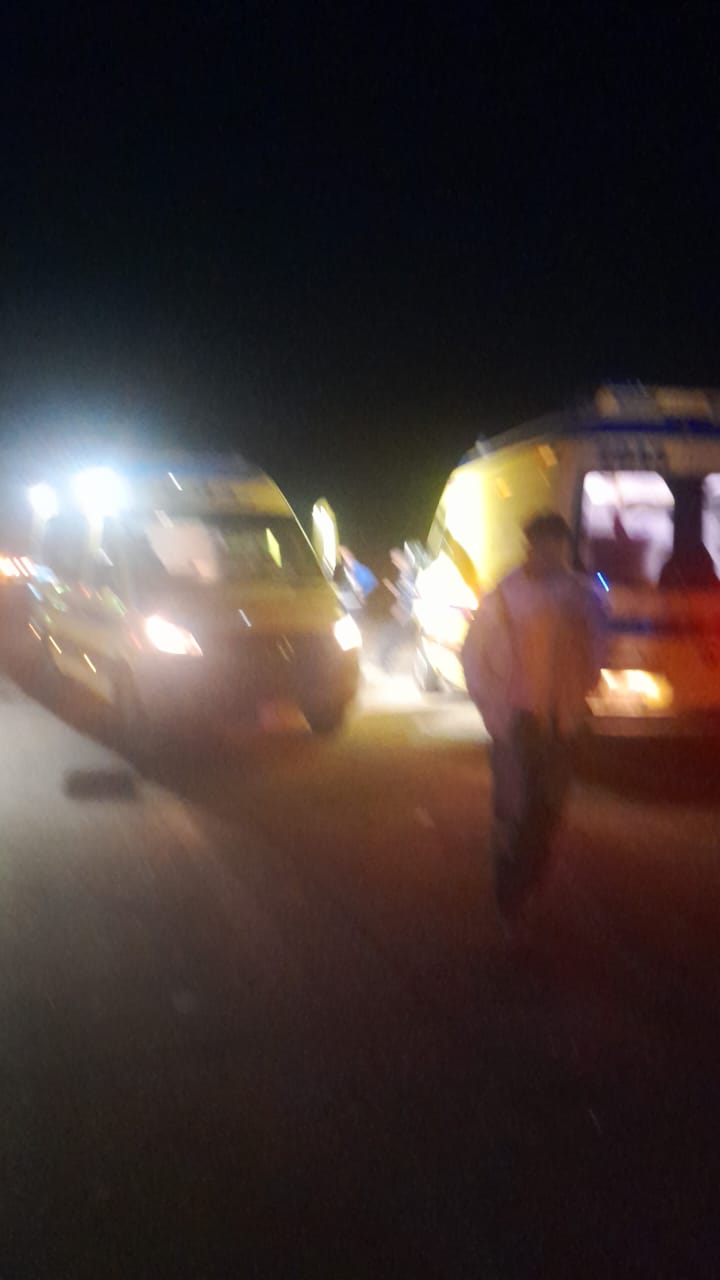 سيارات الاسعاف فى مكان الحادث