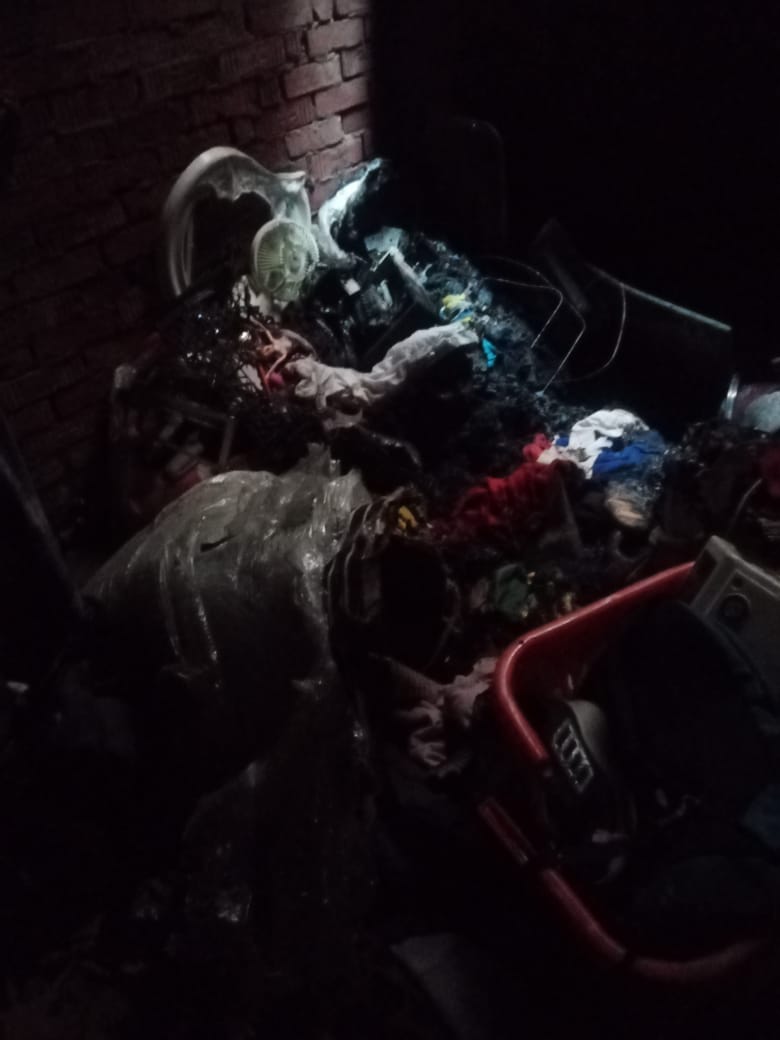 حريق بالمنزل الداخل 