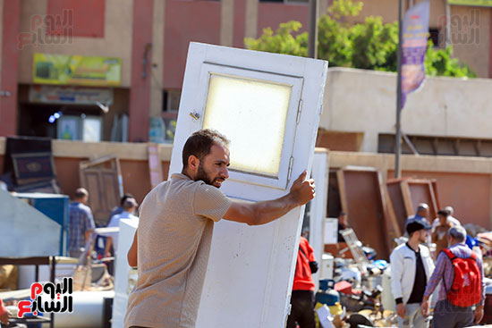 شراء الباب من سوق الخردة