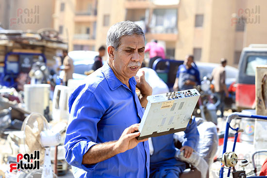 يعاين الريسيفر قبل الشراء