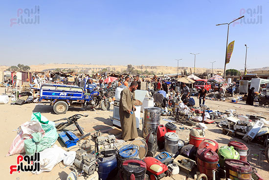 سوق الخردة يمنطقة البساتين