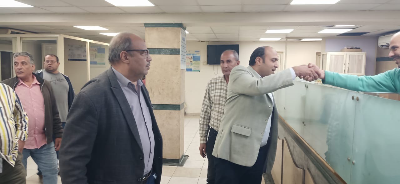 رئيس مياه الشرب بالجيزة يتفقد محطة جزيرة الدهب لمتابعة كفاءة التشغيل