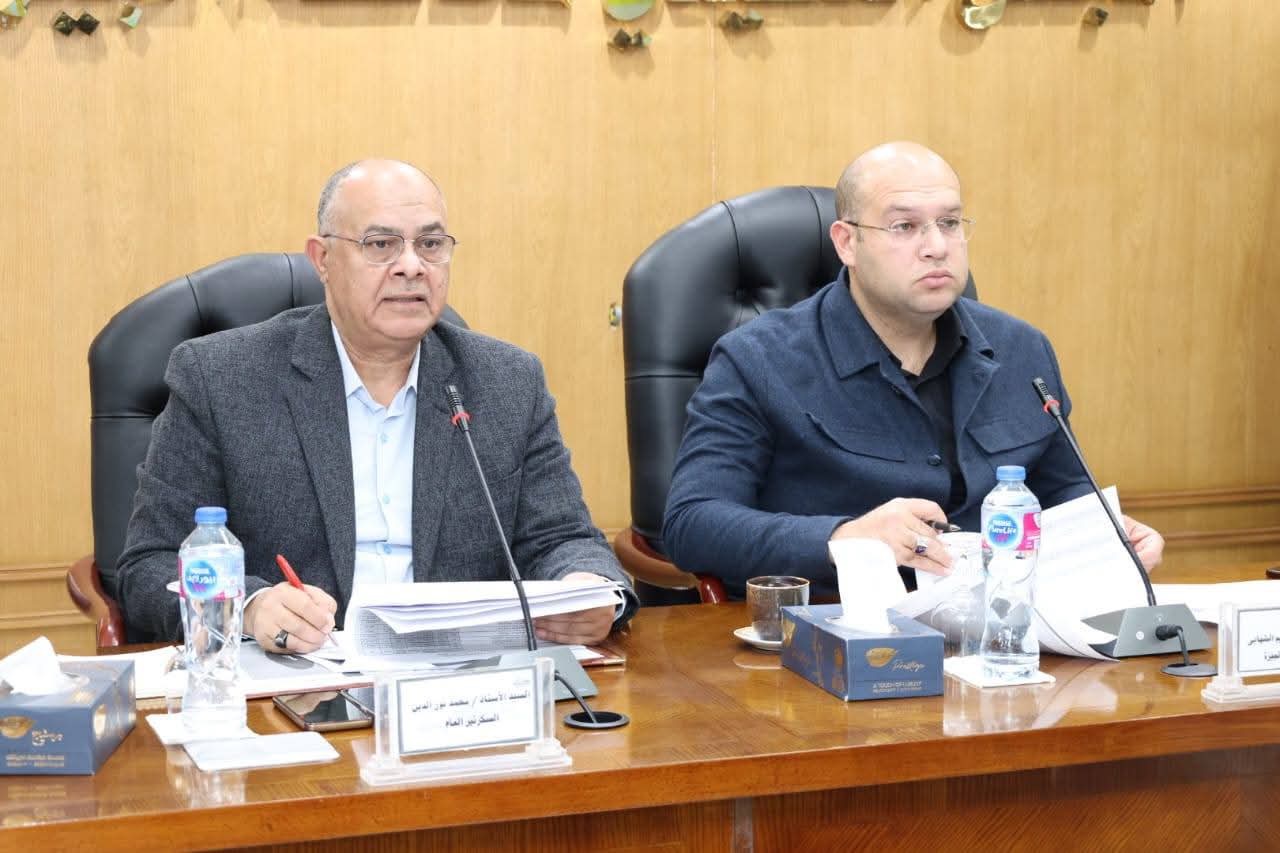 نائب محافظ الجيزة يتابع تنفيذ الخطة الاستثمارية (2)