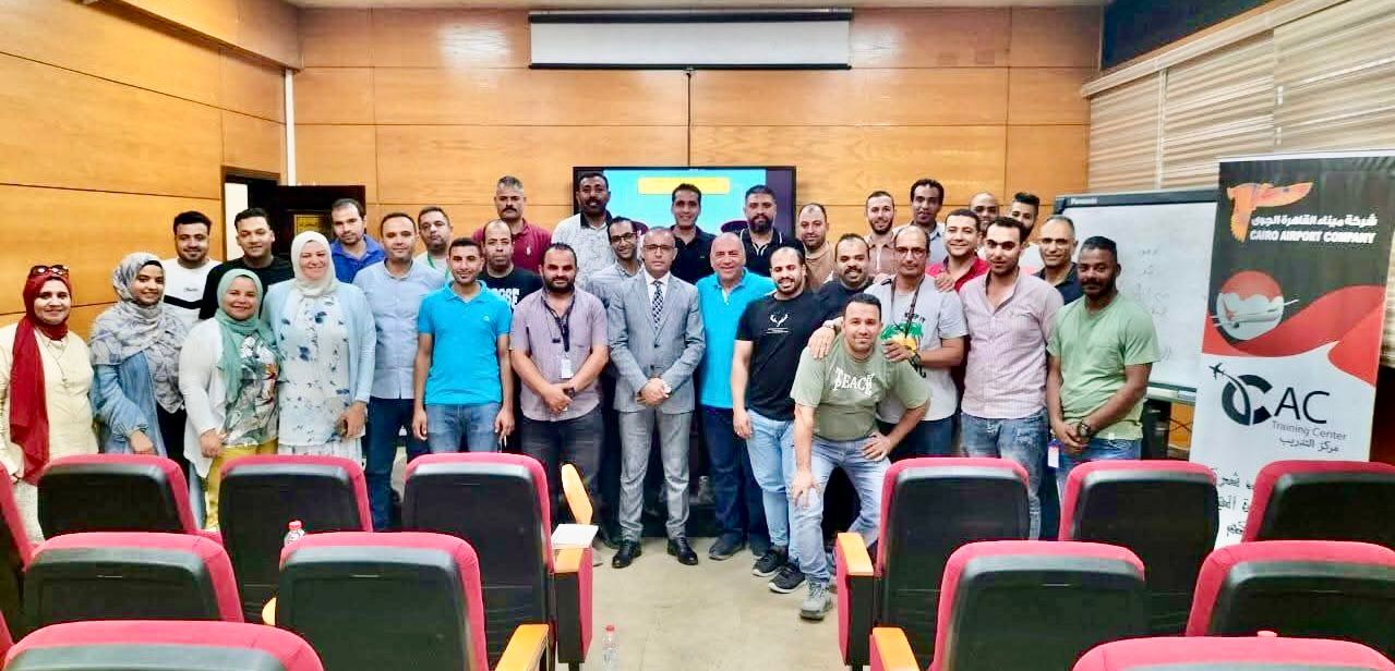 دورات أساسية ومتقدمة لرفع كفاءة السلامة والصحة المهنية بمطار القاهرة      (2)