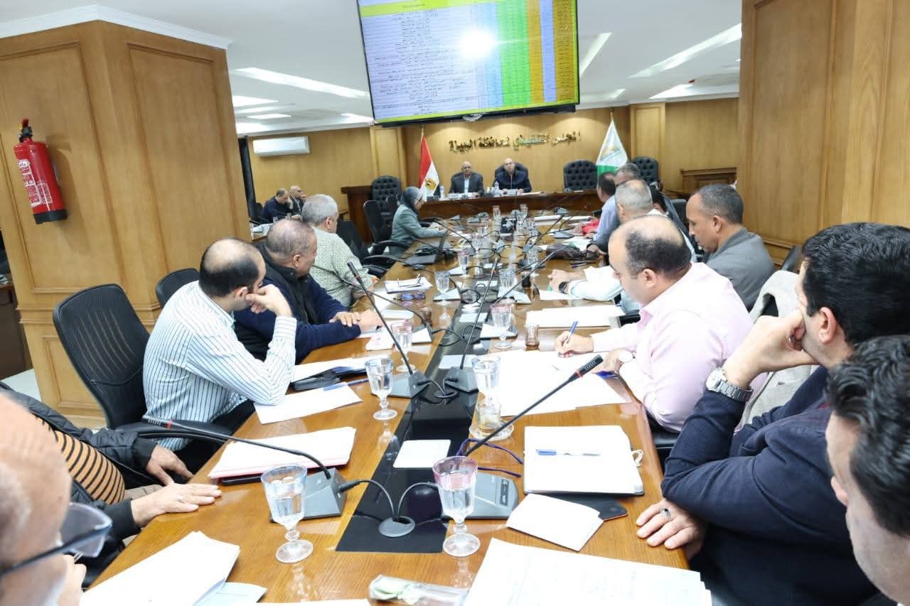 نائب محافظ الجيزة يتابع تنفيذ الخطة الاستثمارية